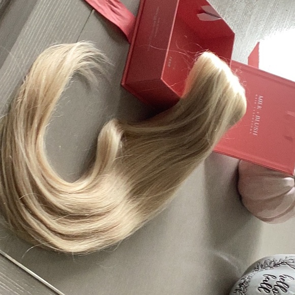 Milk & Blush 24” Ponytail Light Blonde Highlighted clip in soft/silky real hair. - Picture 3 of 7